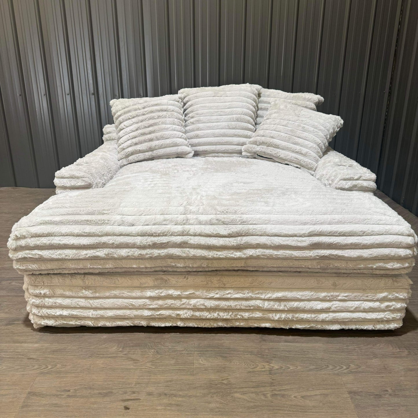 Brand New Oversized Fluff, Monster Single Chaise With Cupholders And USB/USB-C Charging Ports 🛋️