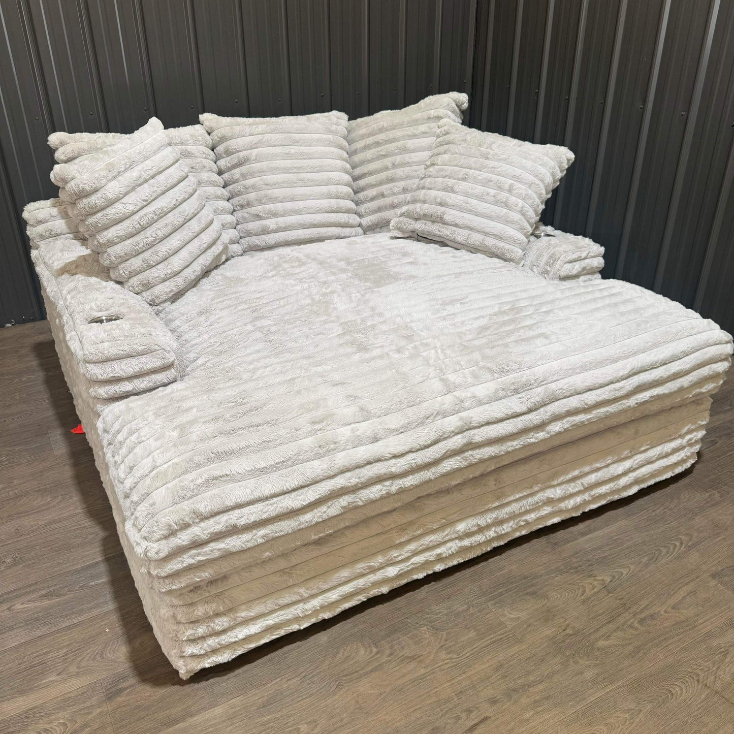 Brand New Oversized Fluff, Monster Single Chaise With Cupholders And USB/USB-C Charging Ports 🛋️