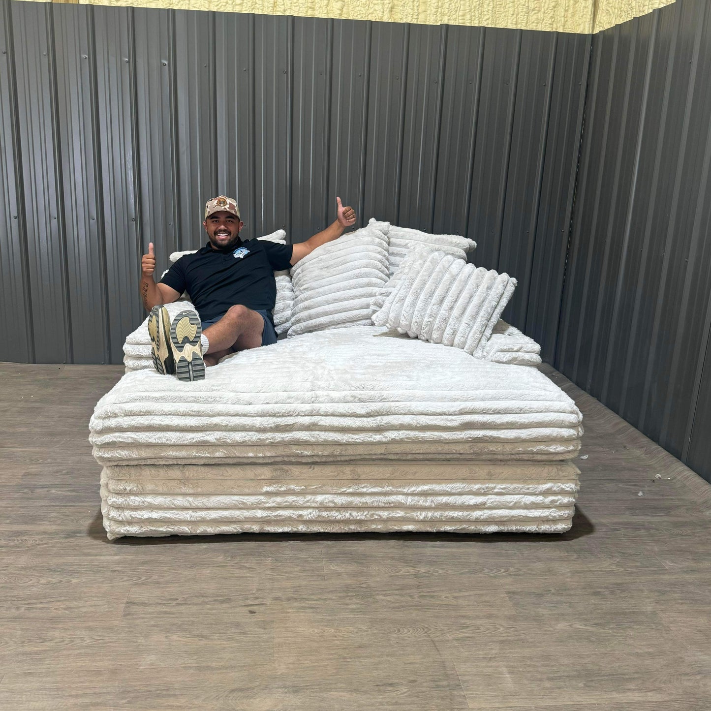 Brand New Oversized Fluff, Monster Single Chaise With Cupholders And USB/USB-C Charging Ports 🛋️