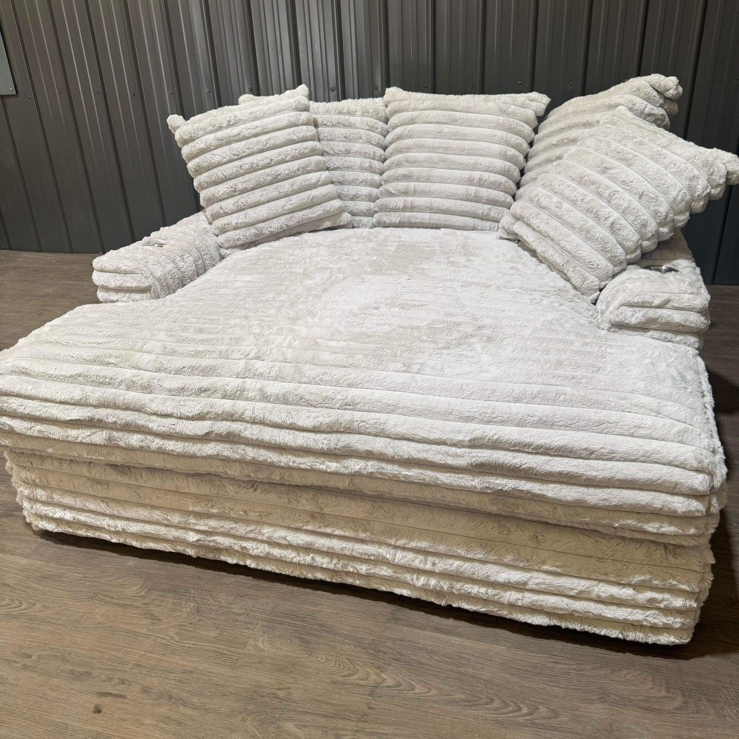 Brand New Oversized Fluff, Monster Single Chaise With Cupholders And USB/USB-C Charging Ports 🛋️